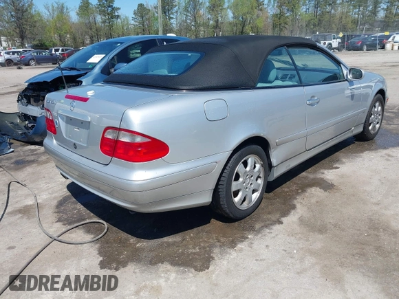 2001 Mercedes-Benz CLK 320/430 with VIN WDBLK65G51T070320, listed as a IAAI auction lot 42001115 with 81,050 mi miles and . Bid and sale history available at carsss.com. Image 4.