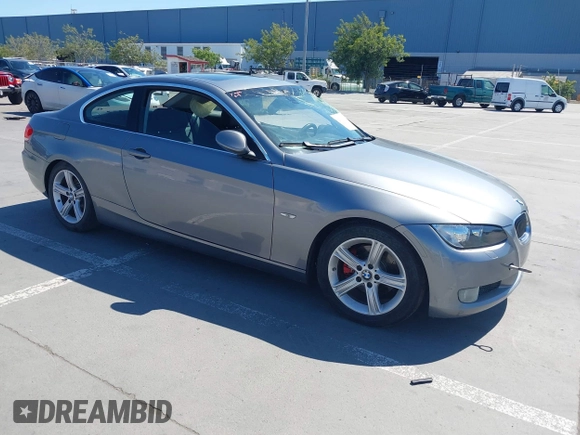 2008 BMW 3 Series 328i с VIN WBAWV135X8P120512, выставлен на аукционе IAAI как лот 42239103 с пробегом 45 613 миль миль и . История ставок и продаж доступна на DreamBid. Изображение 1.