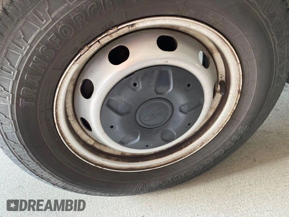 2018 Ford Transit с VIN 1FTYE1YM0JKB52111, выставлен на аукционе IAAI как лот 42832831 с пробегом 132 936 миль миль и . История ставок и продаж доступна на DreamBid. Изображение 30.