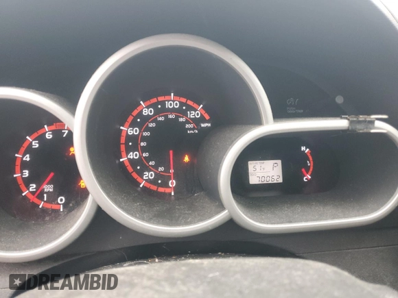 2010 Pontiac Vibe 1SA z VIN 5Y2SP6E87AZ420681, wystawiony jako Copart lot #45911355 z przebiegiem 70 062 mil mil oraz Szkoda całkowita • Salvage title. Historia ofert i sprzedaży dostępna na DreamBid. Obrazek 9.