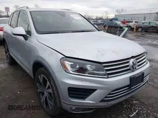 2017 Volkswagen Touareg Wolfsburg Edition с VIN WVGRF7BP3HD004486, выставлен на аукционе IAAI как лот 41759564 с пробегом 90 722 миль миль и . История ставок и продаж доступна на DreamBid. Изображение 1.