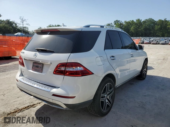 2014 Mercedes-Benz M 350 with VIN 4JGDA5JB0EA283475, listed as a Copart auction lot 57140295 with 105,777 mi miles and Salvage title. Bid and sale history available at DreamBid. Image 3.