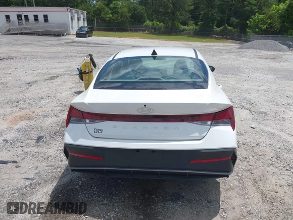 2024 Hyundai Elantra SEL с VIN KMHLM4DG0RU672240, выставлен на аукционе IAAI как лот 42190278 с пробегом 28 084 миль миль и . История ставок и продаж доступна на DreamBid. Изображение 17.