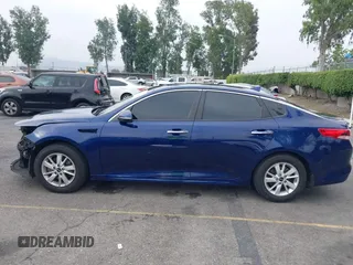 2017 Kia Optima LX z VIN 5XXGT4L32HG142220, wystawiony jako IAAI lot #42407297 z przebiegiem 139 731 mil mil oraz . Historia ofert i sprzedaży dostępna na DreamBid. Obrazek 15.