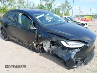 2016 Tesla Model X 70D z VIN 5YJXCAE29GF003478, wystawiony jako IAAI lot #41965737 z przebiegiem 105 930 mil mil oraz . Historia ofert i sprzedaży dostępna na DreamBid. Obrazek 6.