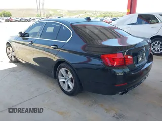 2012 BMW 5 Series 528i z VIN WBAXG5C56CDW24247, wystawiony jako IAAI lot #42285403 z przebiegiem 149 819 mil mil oraz . Historia ofert i sprzedaży dostępna na DreamBid. Obrazek 3.