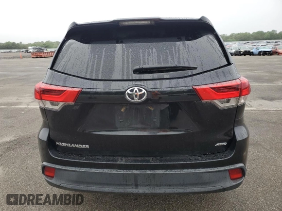 2018 Toyota Highlander LE z VIN 5TDBZRFH3JS871179, wystawiony jako Copart lot #59553235 z przebiegiem 130 069 mil mil oraz Szkoda całkowita • Salvage title. Historia ofert i sprzedaży dostępna na DreamBid. Obrazek 6.