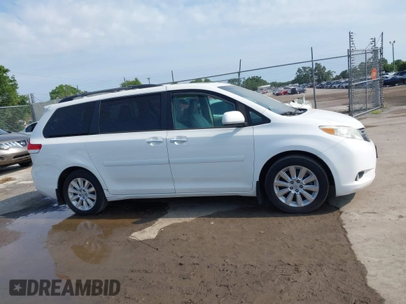 2011 Toyota Sienna XLE с VIN 5TDDK3DC6BS029472, выставлен на аукционе IAAI как лот 42334600 с пробегом 145 860 миль миль и . История ставок и продаж доступна на DreamBid. Изображение 13.