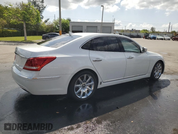 2013 Hyundai Equus Signature z VIN KMHGH4JH1DU067560, wystawiony jako Copart lot #57420475 z przebiegiem 85 291 mil mil oraz Czysty tytuł • Clean title. Historia ofert i sprzedaży dostępna na DreamBid. Obrazek 3.