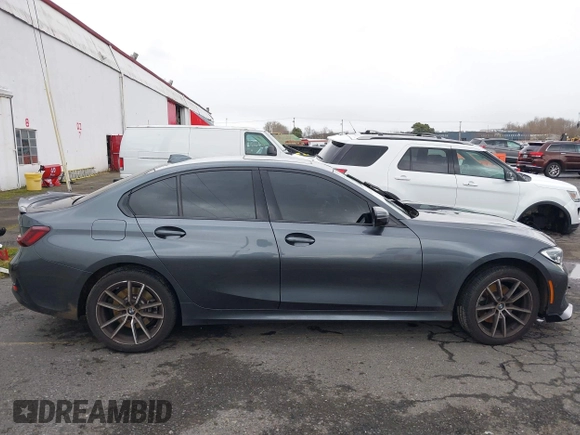 2022 BMW 3 Series 330i xDrive with VIN 3MW5R7J09N8C69868, listed as a IAAI auction lot 41462538 with 1 mi miles. Bid and sale history available at carsss.com. Image 13.
