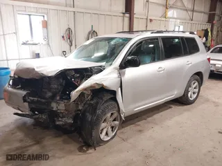 2010 Toyota Highlander SE with VIN 5TDJK3EH8AS010675, listed as a IAAI auction lot 41749187 with 1 mi miles. Bid and sale history available at carsss.com. Image 17.