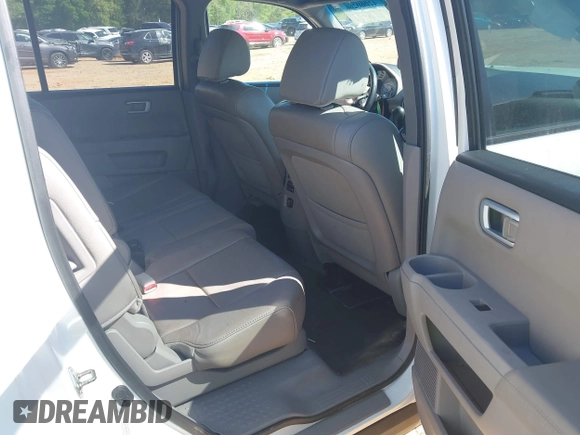 2014 Honda Pilot EX-L with VIN 5FNYF3H53EB025048, listed as a IAAI auction lot 42060266 with Not Provided miles and . Bid and sale history available at carsss.com. Image 8.