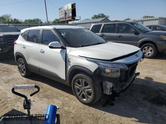 2021 Kia Seltos LX z VIN KNDEPCAA8M7163843, wystawiony jako Copart lot #53368575 z przebiegiem 72 081 mil mil oraz Szkoda całkowita • Salvage title. Historia ofert i sprzedaży dostępna na DreamBid. Obrazek 4.