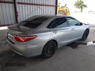 2017 Toyota Camry XLE with VIN 4T1BF1FK7HU713452, listed as a IAAI auction lot 41900223 with 90,192 mi miles. Bid and sale history available at carsss.com. Image 4.