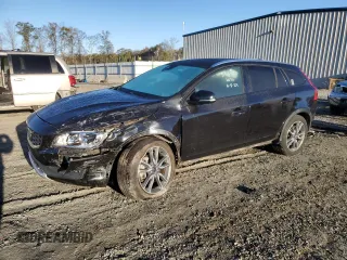 2017 Volvo V60 Cross Country with VIN YV440MWK2H1041024, listed as a Copart auction lot 82178684 with 46,467 mi miles and Salvage Title. Bid and sale history available at carsss.com. Image 1.
