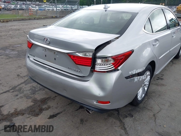 2014 Lexus ES 330 z VIN JTHBK1GG4E2098648, wystawiony jako IAAI lot #42254508 z przebiegiem 99 610 mil mil oraz . Historia ofert i sprzedaży dostępna na DreamBid. Obrazek 6.