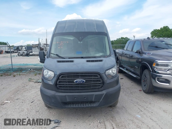 2019 Ford Transit z VIN 1FTYR3XM5KKB13744, wystawiony jako IAAI lot #41768047 z przebiegiem 106 212 mil mil oraz . Historia ofert i sprzedaży dostępna na DreamBid. Obrazek 12.