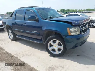 2007 Chevrolet Avalanche LTZ z VIN 3GNEC12037G219824, wystawiony jako IAAI lot #41944606 z przebiegiem 254 382 mil mil oraz . Historia ofert i sprzedaży dostępna na DreamBid. Obrazek 1.