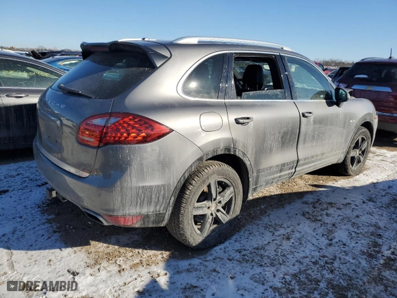 2013 Porsche Cayenne Diesel with VIN WP1AF2A28DLA33880, listed as a Copart auction lot 88075105 with 121,384 mi miles and Salvage Title. Bid and sale history available at carsss.com. Image 3.