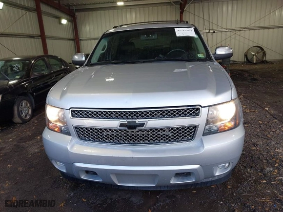 2013 Chevrolet Avalanche LT with VIN 3GNTKFE7XDG271401, listed as a IAAI auction lot 41213564 with 155,521 mi miles. Bid and sale history available at carsss.com. Image 12.