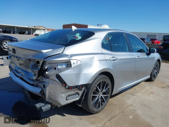 2023 Toyota Camry SE z VIN 4T1G11AK5PU785700, wystawiony jako IAAI lot #41845003 z przebiegiem 21 207 mil mil oraz . Historia ofert i sprzedaży dostępna na DreamBid. Obrazek 4.