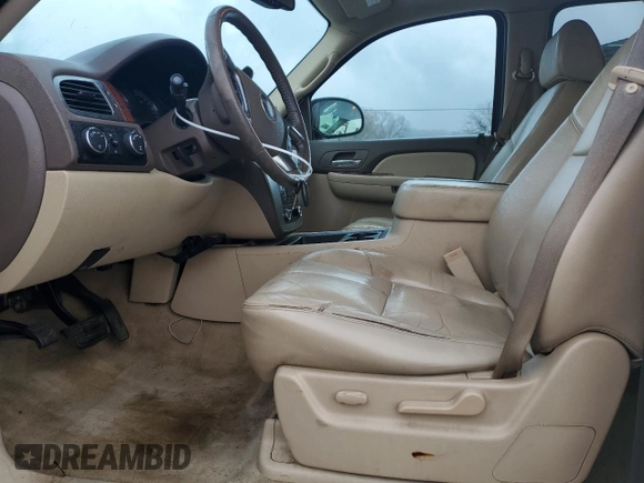 2007 GMC Yukon XL SLT z VIN 1GKFK16357J241184, wystawiony jako Copart lot #84410404 z przebiegiem Nie podano mil oraz Czysty tytuł • Clean title. Historia ofert i sprzedaży dostępna na DreamBid. Obrazek 7.