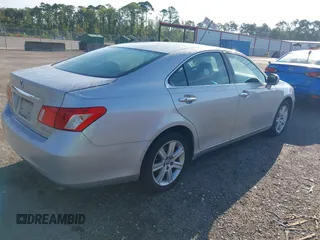 2007 Lexus ES 330 z VIN JTHBJ46GX72154570, wystawiony jako IAAI lot #42548608 z przebiegiem 206 865 mil mil oraz . Historia ofert i sprzedaży dostępna na DreamBid. Obrazek 4.
