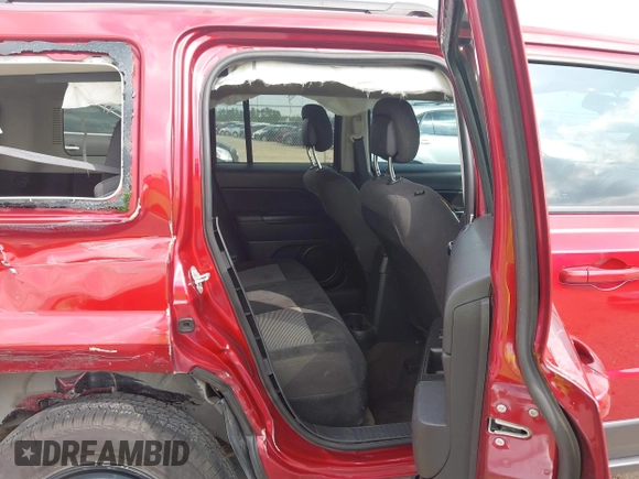 2016 Jeep Patriot Sport z VIN 1C4NJPBB4GD777312, wystawiony jako IAAI lot #41906384 z przebiegiem 154 751 mil mil oraz . Historia ofert i sprzedaży dostępna na DreamBid. Obrazek 8.