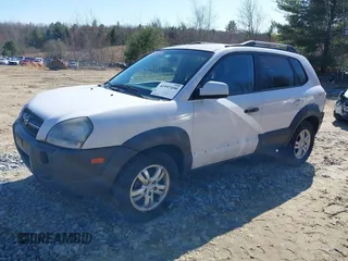 2008 Hyundai Tucson SE with VIN KM8JN12D68U874428, listed as a IAAI auction lot 41997490 with 174,110 mi miles. Bid and sale history available at carsss.com. Image 2.