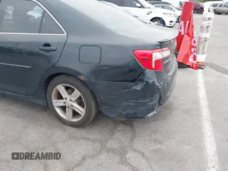 2014 Toyota Camry L z VIN 4T1BF1FK5EU776769, wystawiony jako IAAI lot #41856883 z przebiegiem 168 242 mil mil oraz . Historia ofert i sprzedaży dostępna na DreamBid. Obrazek 6.