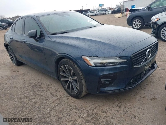 2021 Volvo S60 Momentum with VIN 7JR102FZ0MG118621, listed as a IAAI auction lot 41603168 with 43,585 mi miles. Bid and sale history available at carsss.com. Image 1.