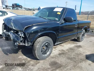 1998 GMC Sonoma with VIN 1GTCS1448WK502617, listed as a IAAI auction lot 41476320 with 220,435 mi miles. Bid and sale history available at carsss.com. Image 19.