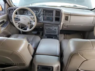 2005 GMC Sierra Denali z VIN 2GTEK63N051303155, wystawiony jako Copart lot #73654884 z przebiegiem Nie podano mil oraz Szkody całkowita. Historia ofert i sprzedaży dostępna na DreamBid. Obrazek 8.