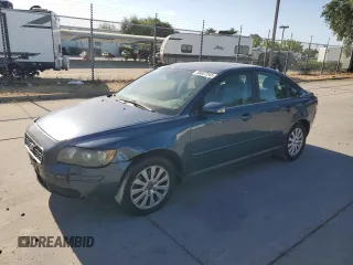 2005 Volvo S40 z VIN YV1MS390952114679, wystawiony jako Copart lot #58657045 z przebiegiem 124 816 mil mil oraz Szkoda całkowita • Salvage title. Historia ofert i sprzedaży dostępna na DreamBid. Obrazek 1.