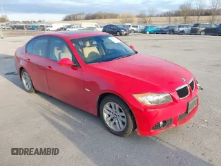 2007 BMW 3 Series 328i with VIN WBAVA33597KX73105, listed as a IAAI auction lot 41953639 with 180,258 mi miles. Bid and sale history available at carsss.com. Image 1.
