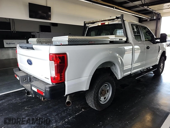 2019 Ford F-250 XL with VIN 1FT7X2B62KEE27421, listed as a IAAI auction lot 42875164 with 143,483 mi miles and . Bid and sale history available at DreamBid. Image 8.