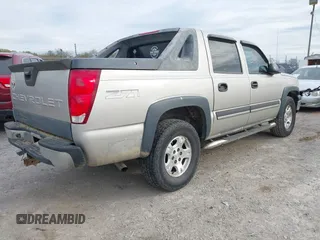 2004 Chevrolet Avalanche Z71 with VIN 3GNEK12T34G257773, listed as a IAAI auction lot 42060079 with 207,227 mi miles. Bid and sale history available at carsss.com. Image 4.