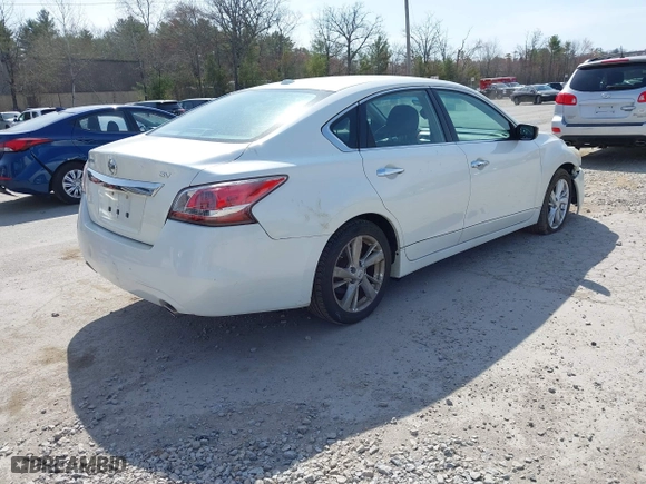2013 Nissan Altima 2.5 S with VIN 1N4AL3AP0DC916986, listed as a IAAI auction lot 42090563 with 173,993 mi miles. Bid and sale history available at carsss.com. Image 4.
