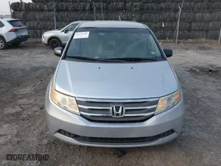2013 Honda Odyssey LX with VIN 5FNRL5H22DB028827, listed as a IAAI auction lot 41775121 with 211,205 mi miles. Bid and sale history available at carsss.com. Image 12.
