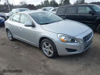 2012 Volvo S60 T5 with VIN YV1622FSXC2094707, listed as a IAAI auction lot 41802660 with 171,937 mi miles. Bid and sale history available at carsss.com. Image 1.