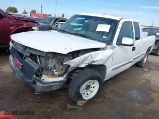 2002 GMC Sierra 1500 SLE with VIN 2GTEC19T421129317, listed as a IAAI auction lot 41311175 with 1 mi miles. Bid and sale history available at carsss.com. Image 2.