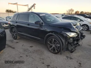 2023 Volkswagen Tiguan SEL R-Line z VIN 3VV4B7AX4PM125222, wystawiony jako Copart lot #79661984 z przebiegiem 9 024 mil mil oraz Szkoda całkowita • Salvage title. Historia ofert i sprzedaży dostępna na DreamBid. Obrazek 4.