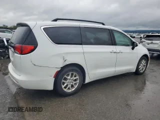 2017 Chrysler Pacifica Touring with VIN 2C4RC1DG8HR695034, listed as a Copart auction lot 55077695 with 113,430 mi miles and Salvage Title. Bid and sale history available at DreamBid. Image 3.
