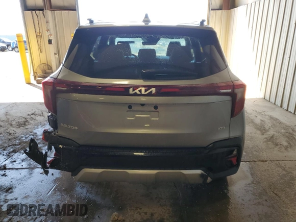 2025 Kia Seltos EX z VIN KNDERCAA3S7738051, wystawiony jako Copart lot #52481545 z przebiegiem 2 106 mil mil oraz Szkoda całkowita • Salvage title. Historia ofert i sprzedaży dostępna na DreamBid. Obrazek 6.