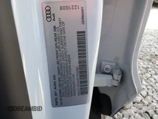2024 Audi e-tron GT Premium Plus z VIN WAUCJBFW3R7004062, wystawiony jako Copart lot #77770684 z przebiegiem 3092 mil mil oraz Szkody całkowita. Historia ofert i sprzedaży dostępna na DreamBid. Obrazek 13.