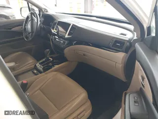 2017 Honda Ridgeline RTL-E with VIN 5FPYK3F7XHB030551, listed as a IAAI auction lot 41903844 with 153,594 mi miles. Bid and sale history available at carsss.com. Image 5.