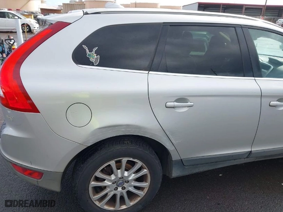 2010 Volvo XC60 3.0T with VIN YV4992DZ1A2029821, listed as a IAAI auction lot 41626256 with 125,795 mi miles. Bid and sale history available at carsss.com. Image 6.