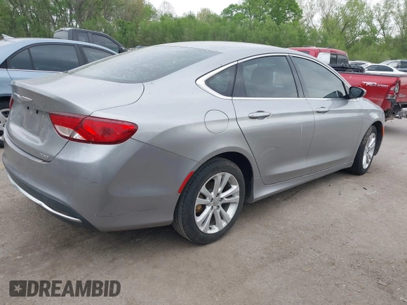 2015 Chrysler 200 Limited with VIN 1C3CCCAB8FN700919, listed as a IAAI auction lot 42084125 with 171,960 mi miles. Bid and sale history available at carsss.com. Image 4.