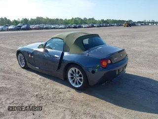 2003 BMW Z4 2.5i z VIN 4USBT33463LS45396, wystawiony jako IAAI lot #42323284 z przebiegiem 183 343 mil mil oraz . Historia ofert i sprzedaży dostępna na DreamBid. Obrazek 3.