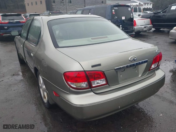 2002 Infiniti I35 Luxury with VIN JNKDA31A32T018726, listed as a IAAI auction lot 41784774 with 139,008 mi miles. Bid and sale history available at carsss.com. Image 3.
